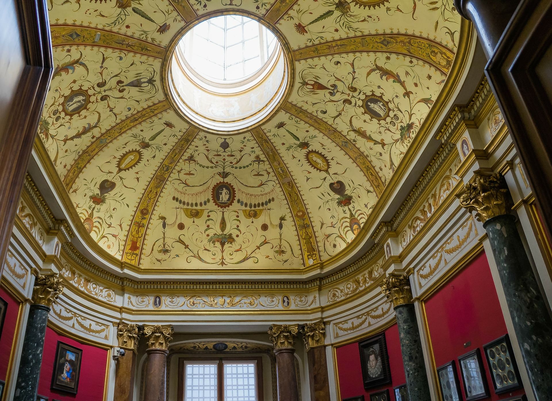 detail of the ceiling of the Uffizi Gallery
