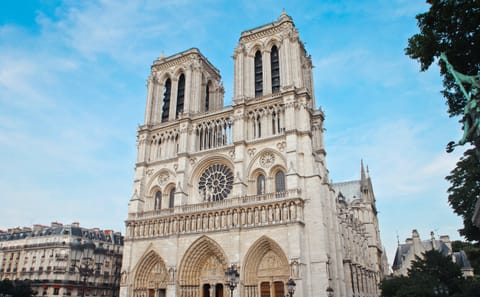 Private 12-Day Van Tour from Paris to Switzerland and Venice
