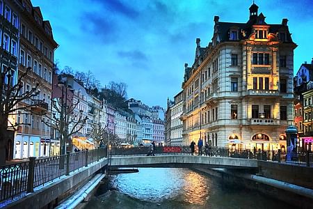 Berlin to  Karlovy Vary  private  taxi transfer
