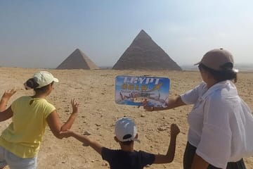 Private Day Tour of Giza Pyramids and Saqqara in Egypt