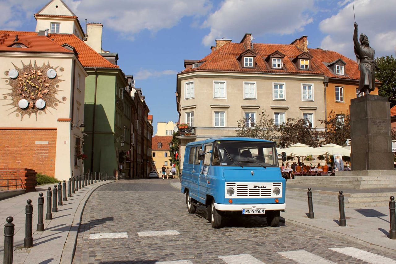 Classic Warsaw Private Tour by Retro Minibus 8