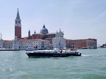 Venice Morning Walking Tour with Short Canal Cruise
