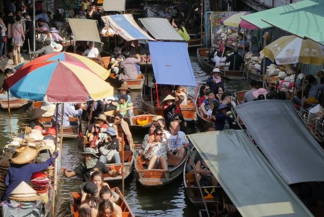 The Best of Damnoen Saduak (Floating) & Maeklong (Railway) Market 5