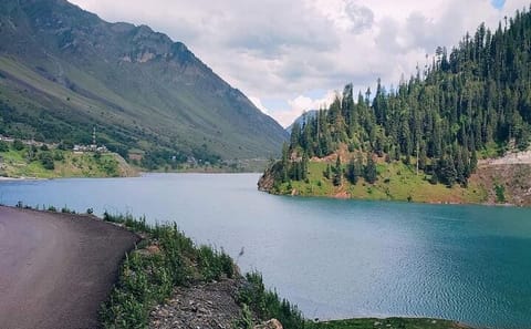 Jammu and Kashmir Valley Cultural and Nature Tour