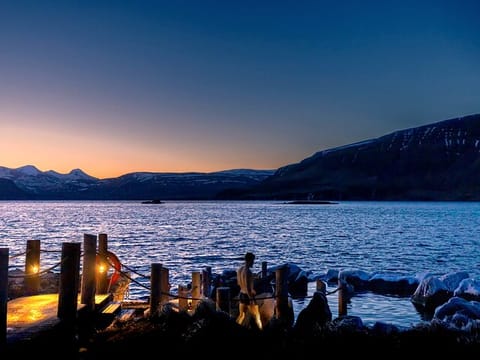 Hvammsvik Hot Springs: Private Round Trip Transfer with 3-Hour Visit, photo 2