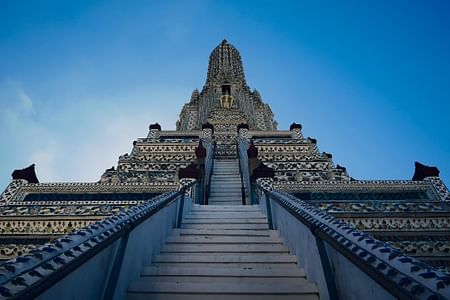 Bangkok City Tour: Discover Wat Traimit, Wat Pho & Wat Arun Temples