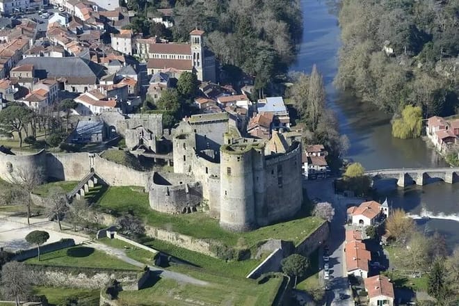 Clisson, vue a&eacute;rienne