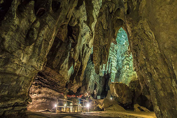 Explore ancient wonders at Maropeng and Sterkfontein Caves.