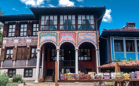 Cultural Day Tour of Koprivshtica and Starosel Tomb from Plovdiv