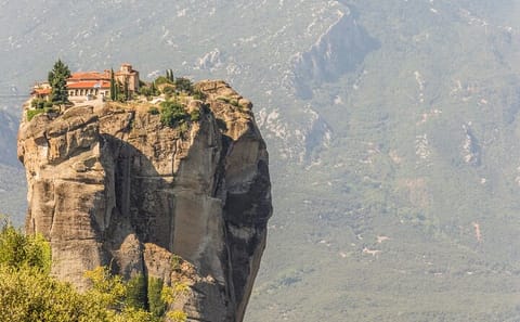 Private Full-Day Tour from Athens to Meteora Monasteries