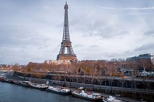 5 Hours Paris City Tour with Seine River Lunch Cruise and Galeries Lafayette