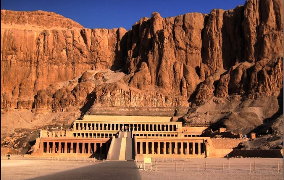 Private Day Tour of Luxor's Archaeological Sites from Cairo