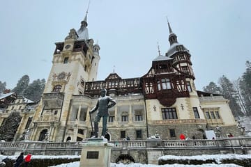 Peles and Cantacuzino Castles Day Tour from Brașov