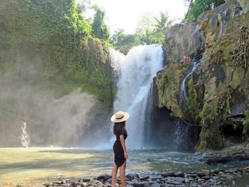 Tegenungan waterfall