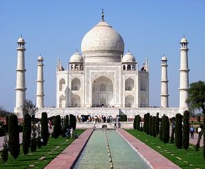 Delhi Agra day trip by Super fast Train 