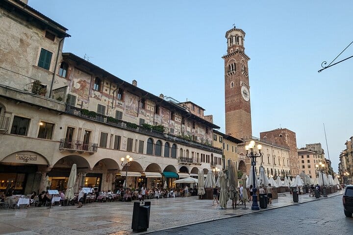 Walking Tour in Verona: 9+ Landmarks with Live Guide