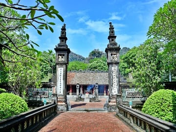 Full-Day Ninh Binh Tour from Hanoi Small Group of 11 Boat Bike