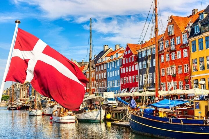 Private Copenhagen City Tour with Rosenborg Castle 2
