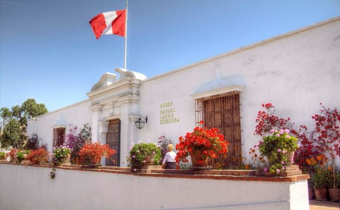 Lima 4-Day Cultural Tour with Historic Center and Pachacamac