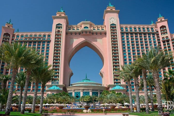 Dubai city tour with the Pointe