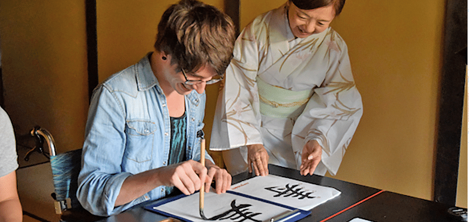 Private Japanese Calligraphy Experience (Shodo) in Kyoto