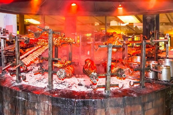 Carnivore Restaurant Dinner Experience in Nairobi 3