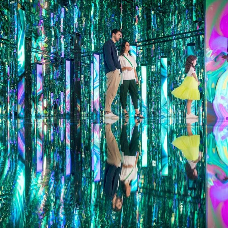 Dubai Dazzle Package – Sky View – AYA Universe – Luxury Dinner Cruise – Day For Your Memory