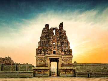 Bangalore, Hampi, and Goa Private Car Tour Adventure