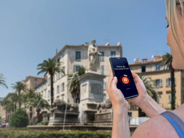 Visit Ajaccio on your own: Place Foch (Place des Palmiers), the beating heart of the imperial city.