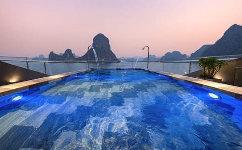 Luxury Day Cruise to Halong Bay and Lan Ha Bay