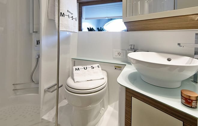 Fjordcruise - Luxury Yacht Arctic Queen 4