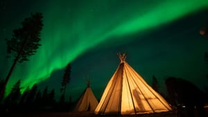 Hunting Northern Lights with Lappish Barbecue