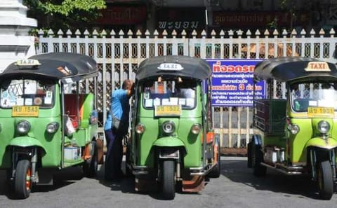 Bangkok: Michelin Guide Street Food Tour by Tuk Tuk