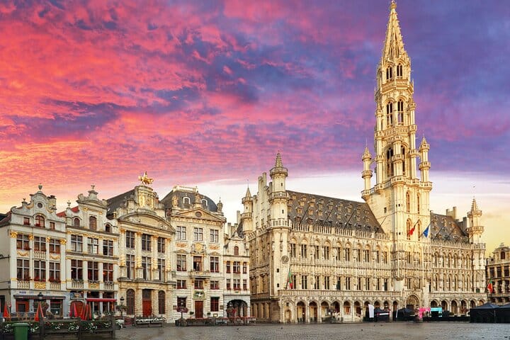 Full-Day Private Tour of Brussels with Eiffel Tower Photoshoot  6