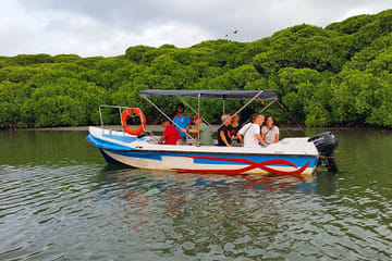 Maha Oya River Boat safari &  Hamilton Canal  in Negombo