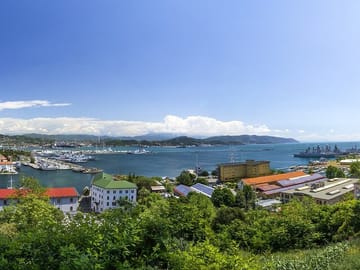 Discover La Spezia – Castle, Historic Streets & Seafront Gardens
