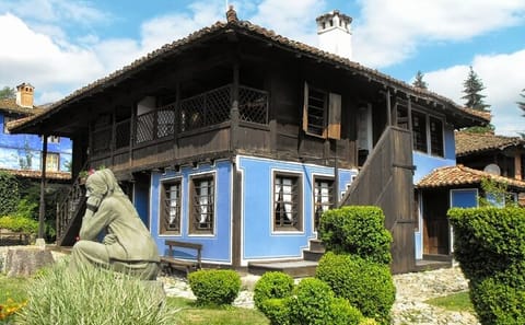 Cultural Day Tour of Koprivshtica and Starosel Tomb from Plovdiv