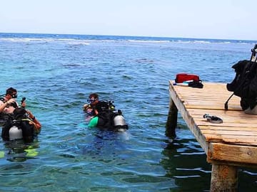Briefing by our local dive instructor