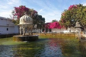 From Udaipur: Half Day tour of Udaipur with Transfers