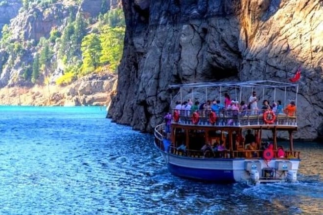 Green Canyon Boat Tour with Lunch and Soft Drinks from Side 9