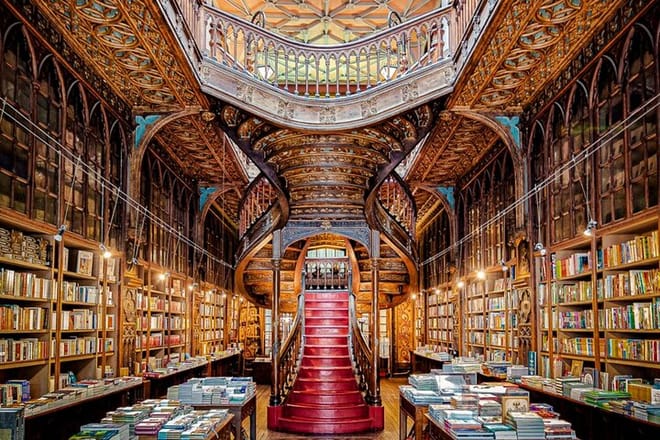 Inside Lello Bookshop