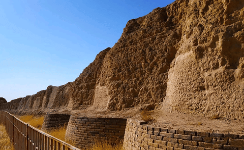 Yinchuan Western Xia Tombs and Helanshan Rock Art Tour