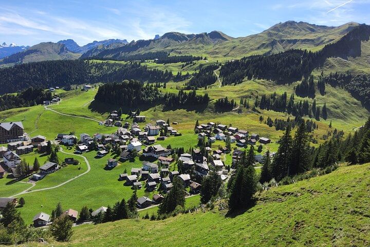 4 Days Swiss Alps Tour Zermatt, Jungfrau Region and Hidden Gems