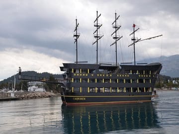 Kemer Mediterranean Coast Bus Tour with Lunch and Activities
