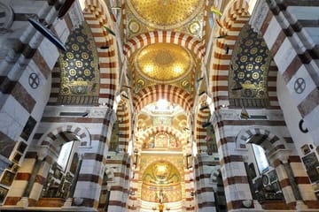 Private Walking Tour of Historic Marseille Landmarks