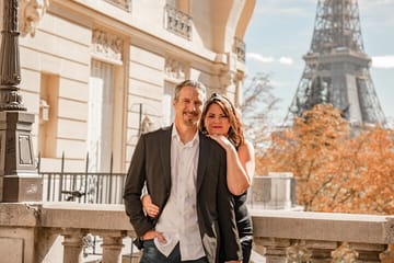 Professional Photo Shoot Experience at the Louvre in Paris