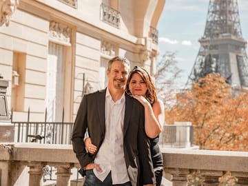 Professional Photo Shoot Experience at the Louvre in Paris