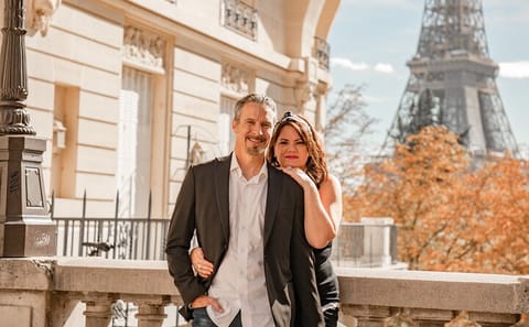 Professional Photo Shoot Experience at the Louvre in Paris