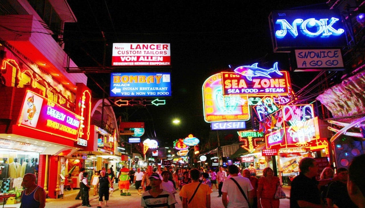 Pattaya by Day & by Night 9