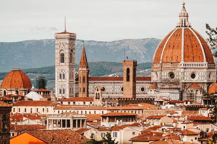 Private Luxury Transfer from Naples to Florence 3